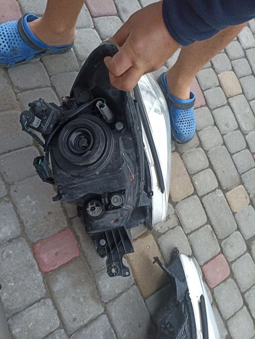 Мітсубісі ланцер 9 04-08 фара R L