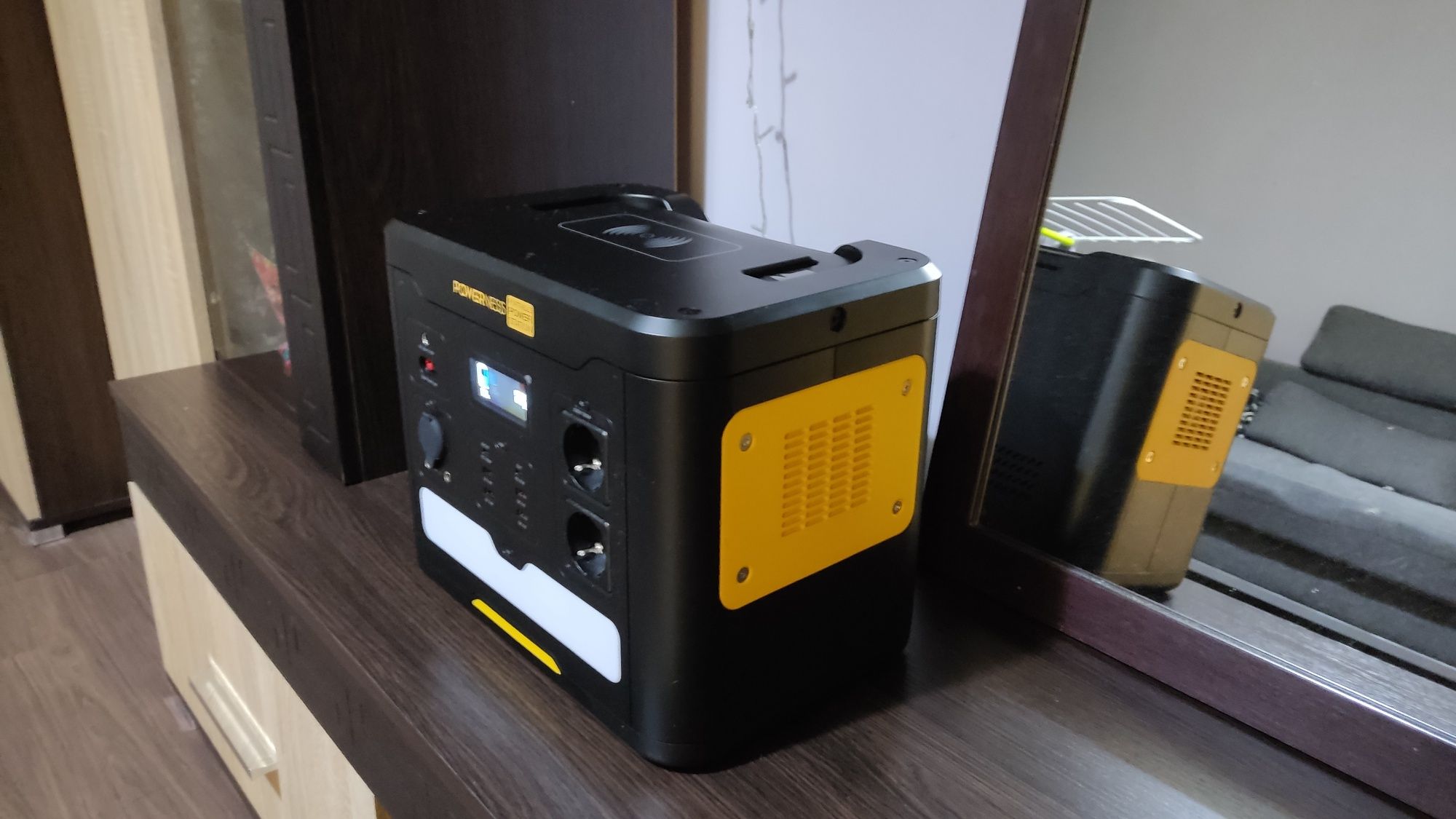 Портативна електростанція Powerness Hiker U1500