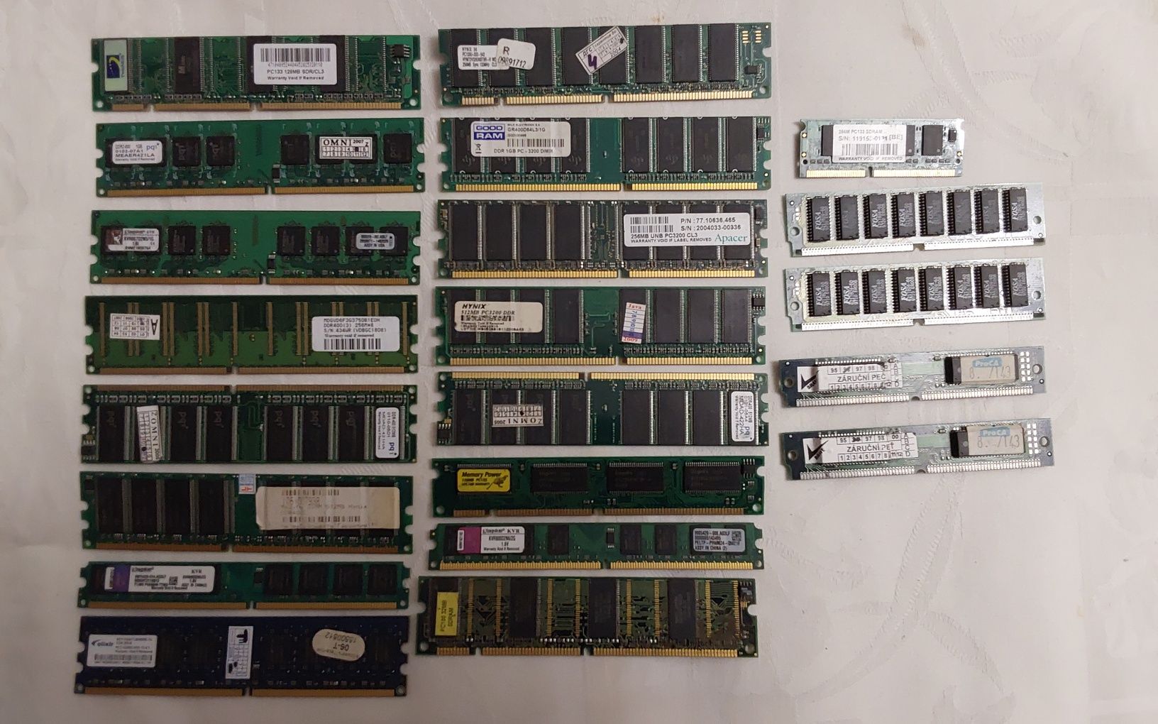Оперативная память ddr 1. 2 продам.