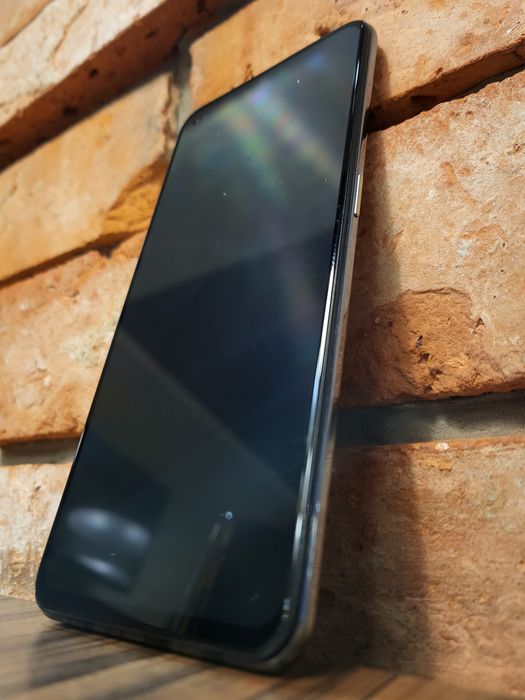 Telefon REALME GT 5G żólty stan bardzo dobry