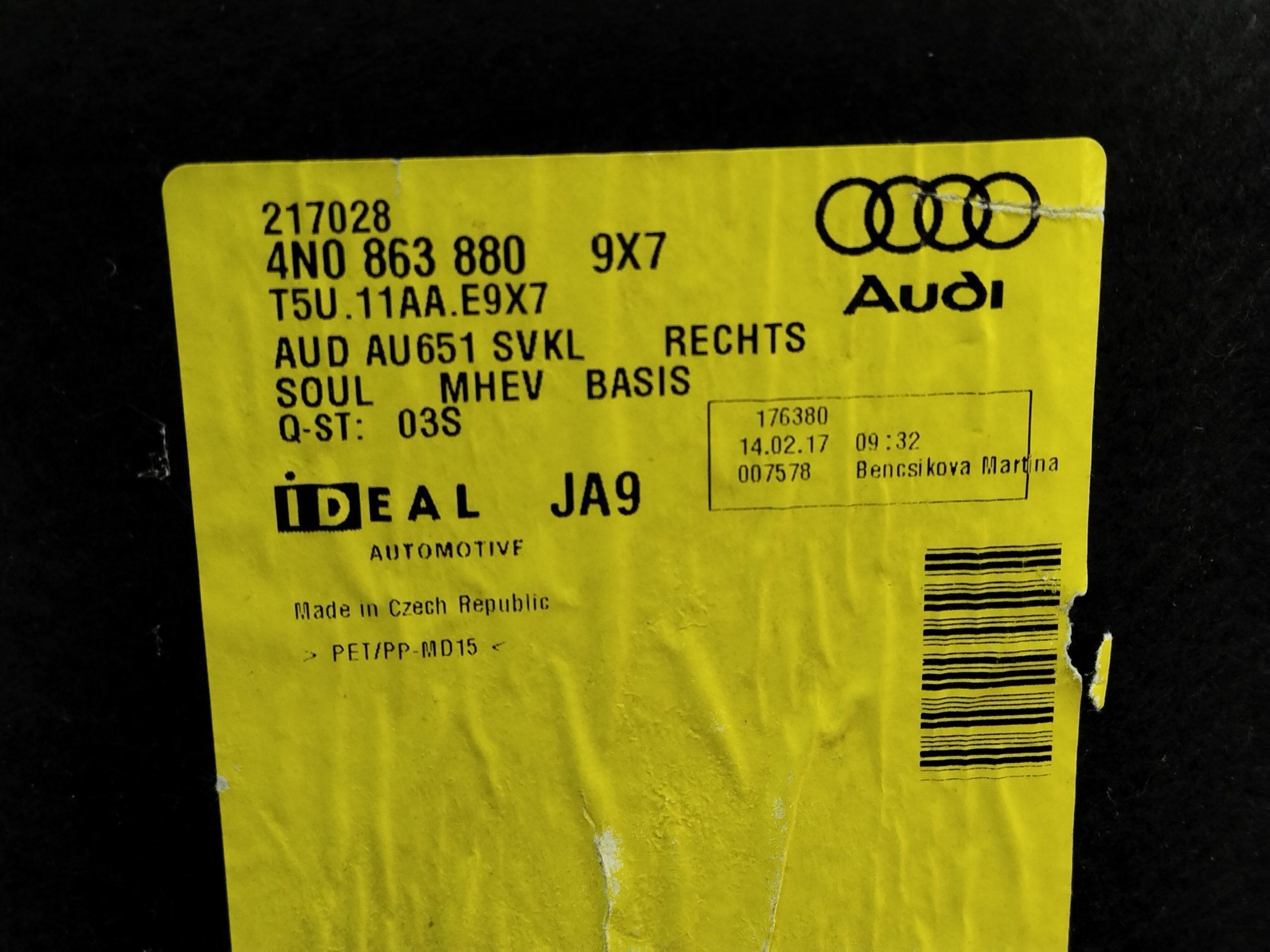 Audi A8 D5 2017- Карта обшивка багажника правая 4N0863880