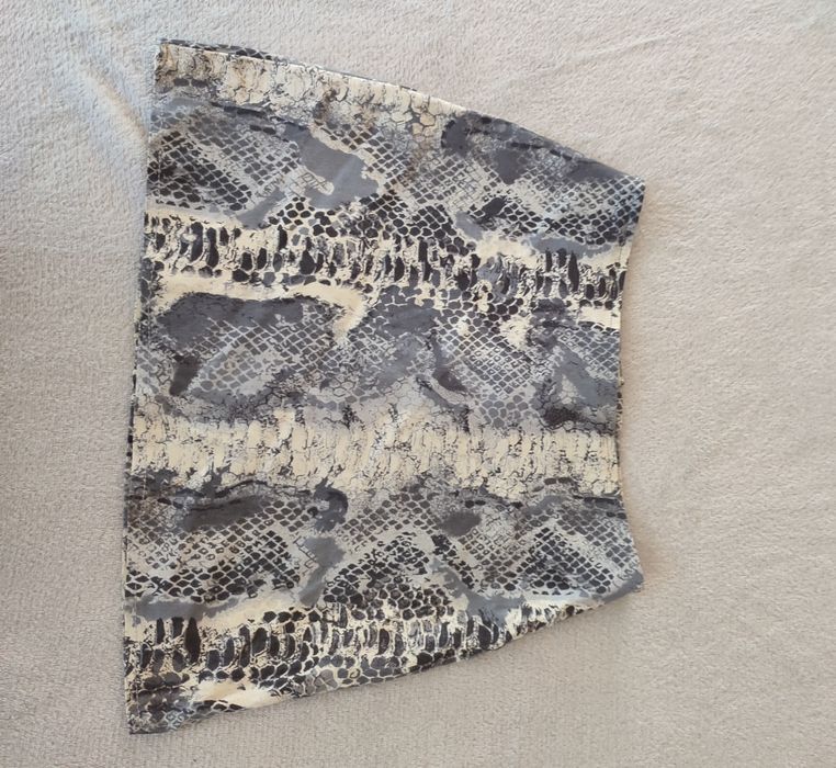 Spódniczka mini we wzór węża XS