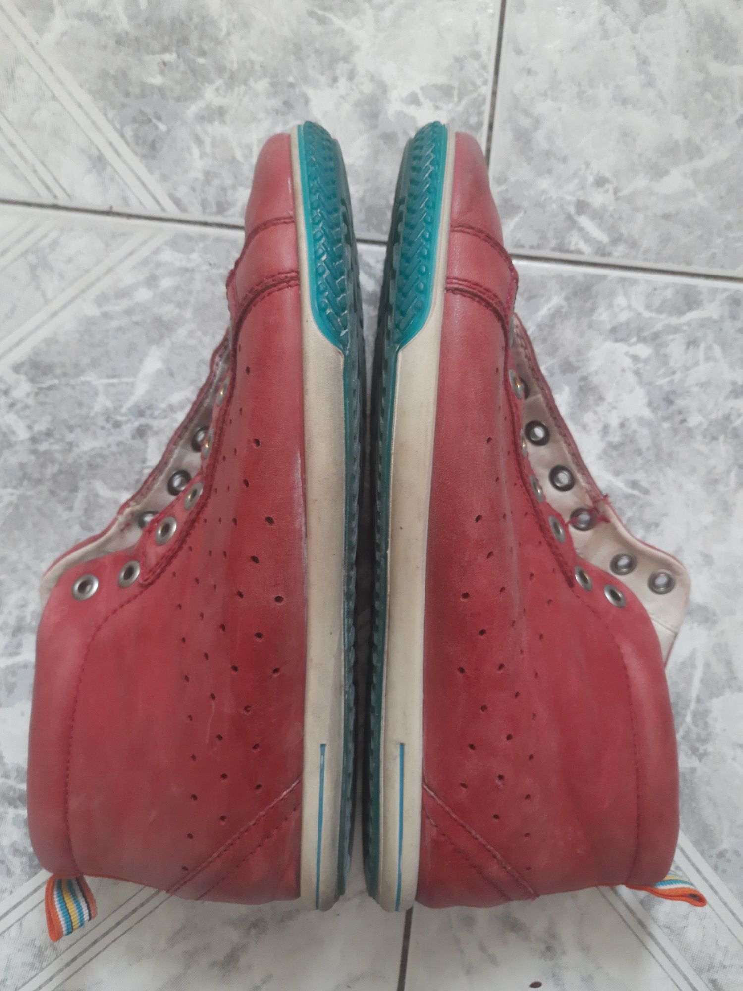 Ecco skorzane malinowe/czerwone wiązane sneakersy 37
