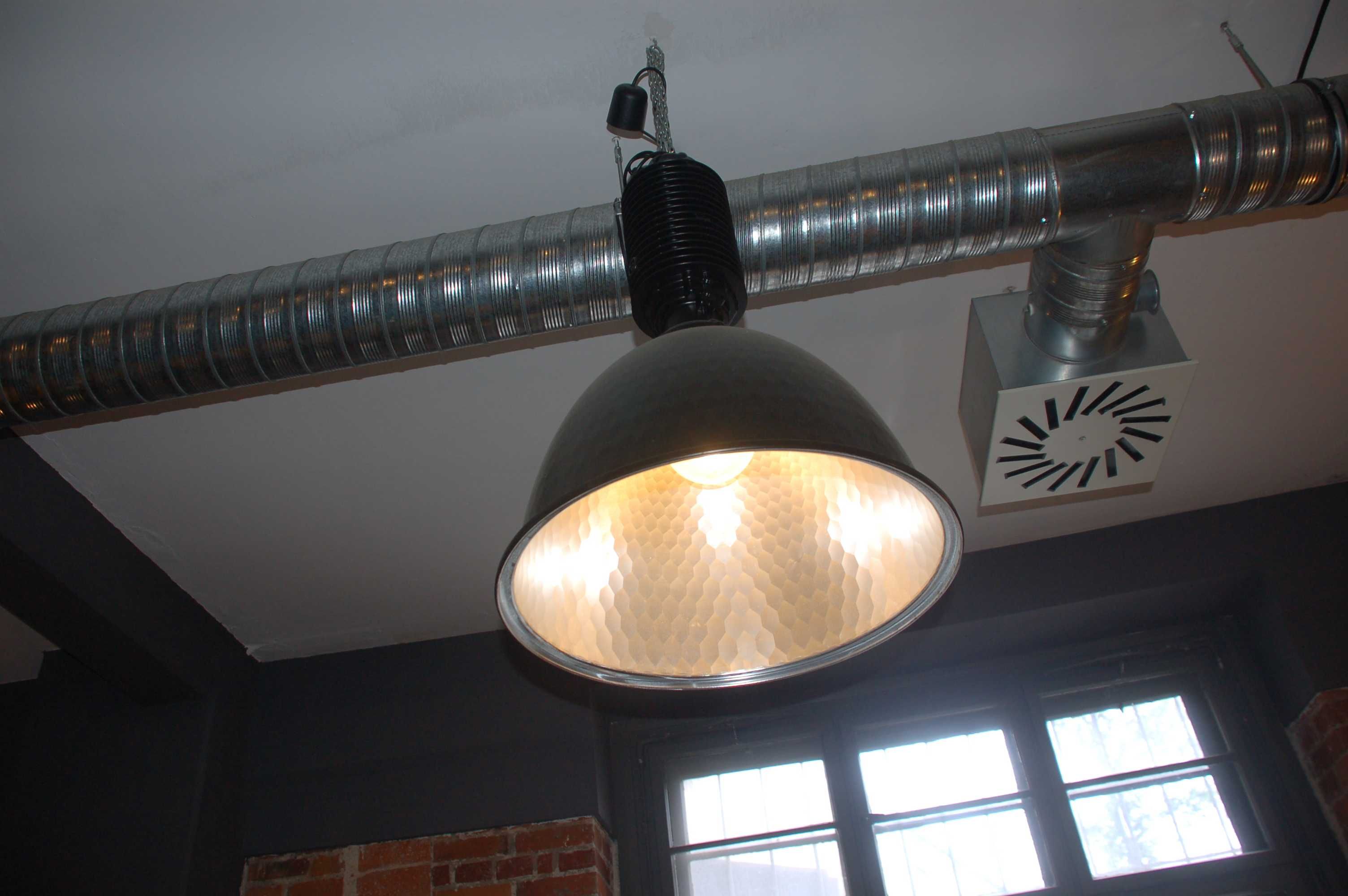 Duża lampa industrialna po pełnej renowacji, wys. 82sm, śred. 53cm