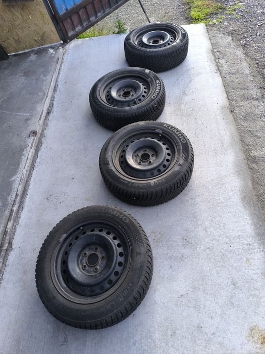 Felgi 16 cali 5x114, z  oponami 205/60/16  zimowymi  Kumho