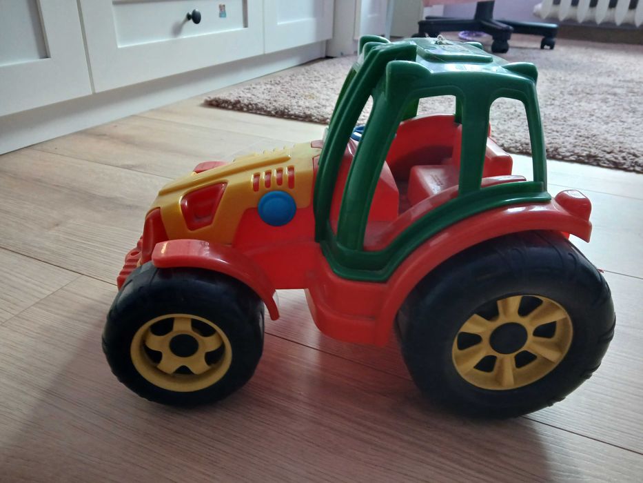 zabawka traktor dla chłopca