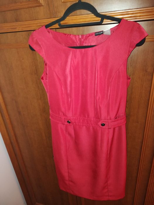 Sukienka czerwona dopasowana rozmiar L Body Flirt