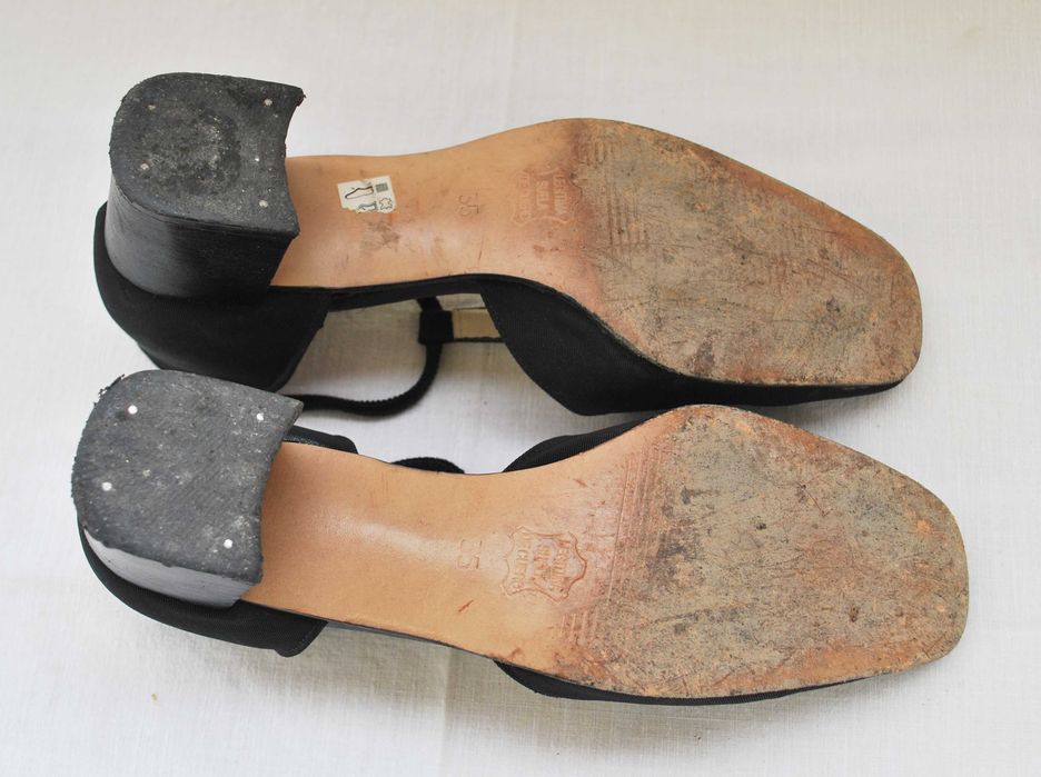 Sapatos de senhora pretos Godiva