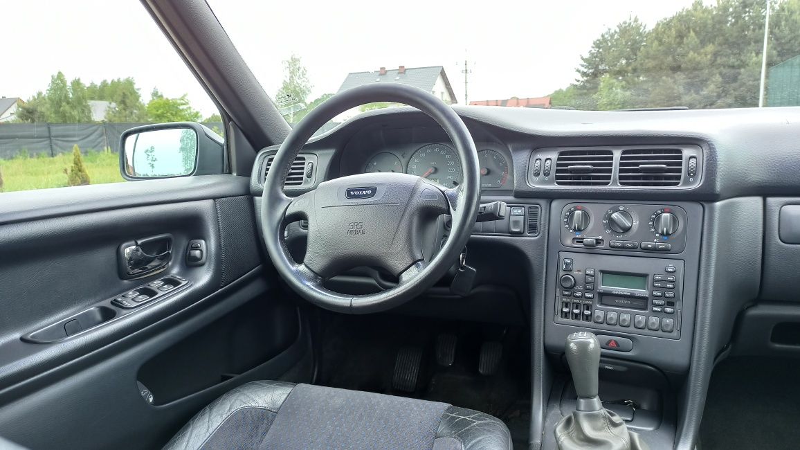 Volvo V70 2.4 benzyna