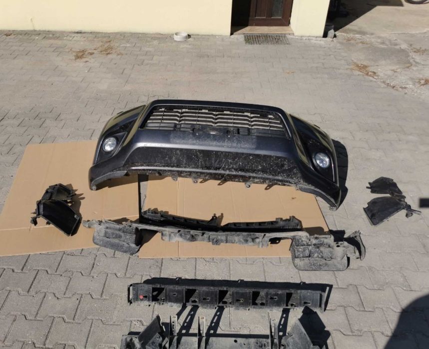 Разборка HILUX toyota Хайлюкс Хайлакс бампер передній Хилюкс