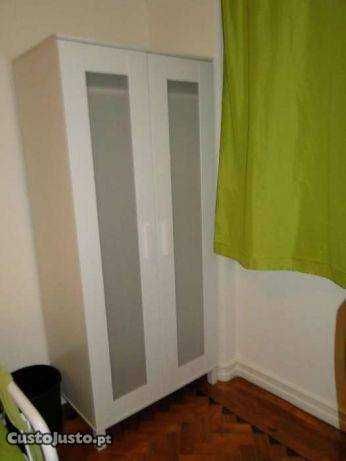 Quarto para estudante feminina