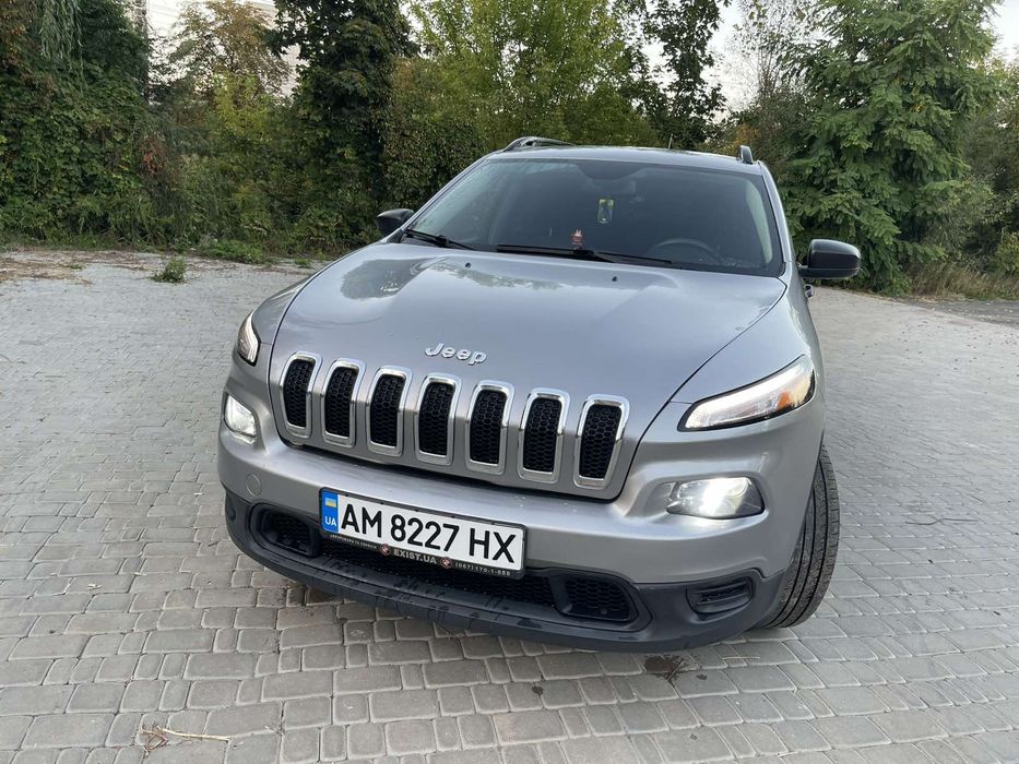 Продам jeep Cherokee