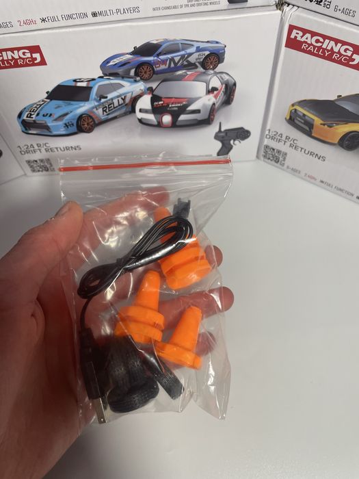 Дрифт машинки на радіокеруванні