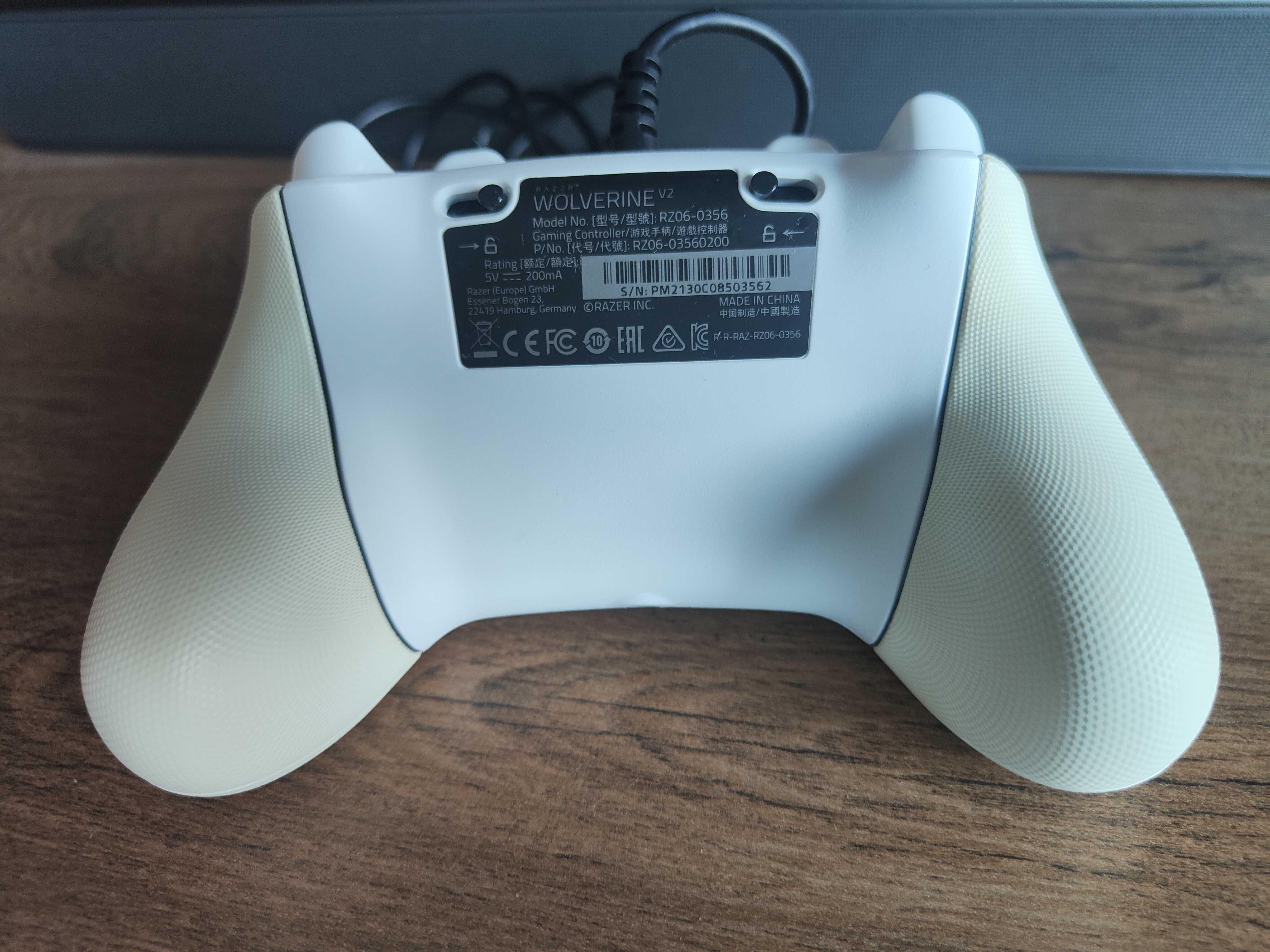 Pad Xbox Razer Wolverine V2 Biały