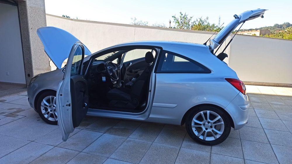 Opel Corsa D - com GPL