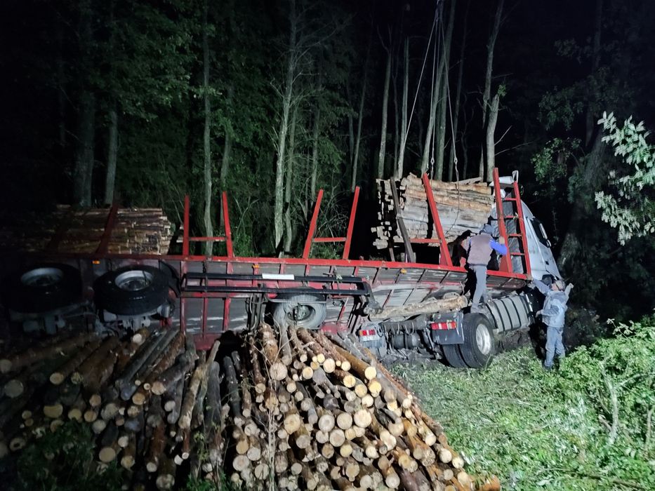 Послуги автокранів 25 тонн 28 метрів Волинська область є люлька