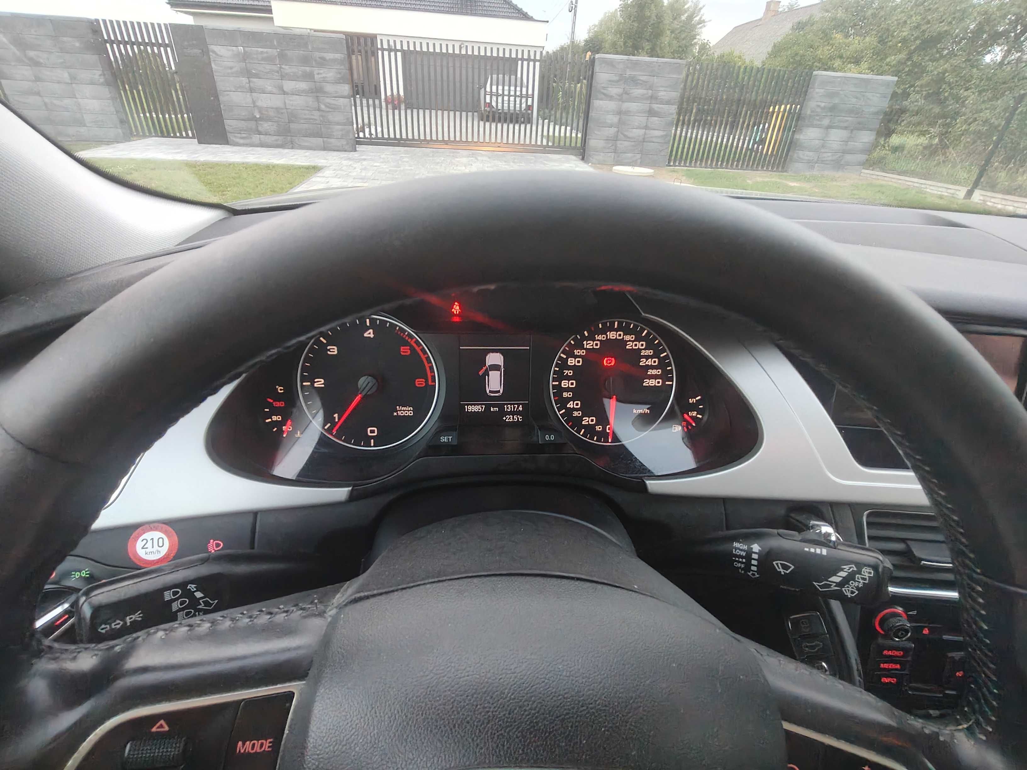 AUDI A4 B8 2.0 tdi