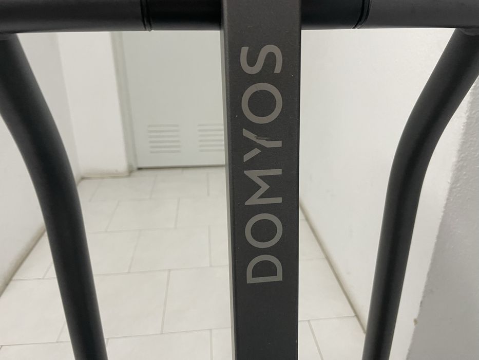 Elíptica Domyos praticamente nova