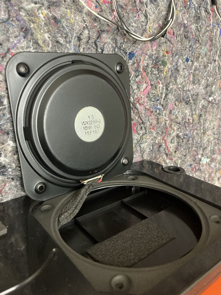 Głośniki ZJE107R  VUX228R-2 Arçelik z Grundig 48”