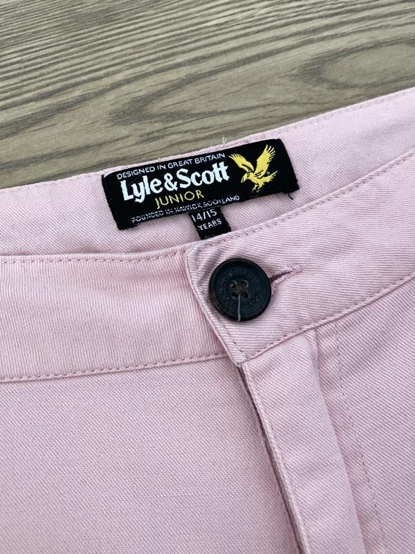 Розовые шорты из смесового льна lyle scott