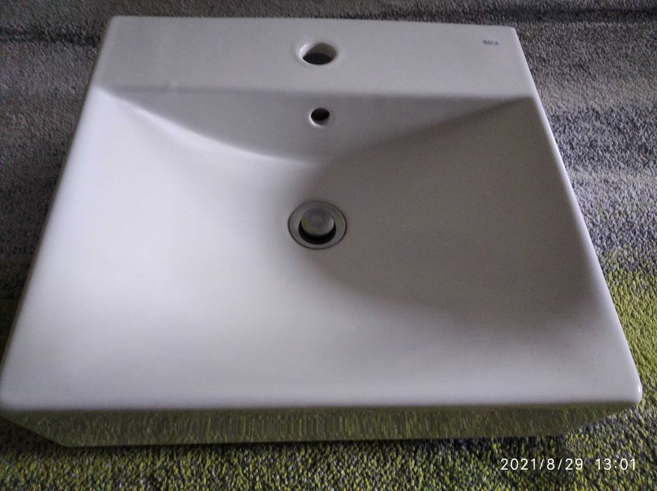 Umywalka Roca 47cmx44cm