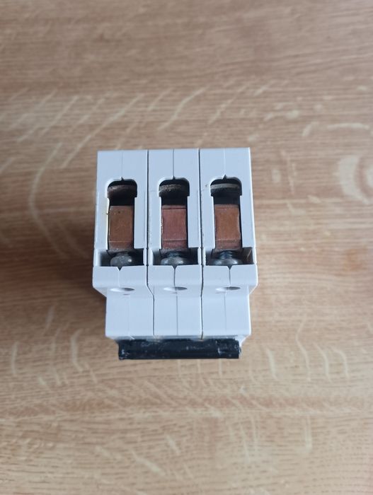 Rozłącznik Fael 100A wyłącznik bezpiecznik