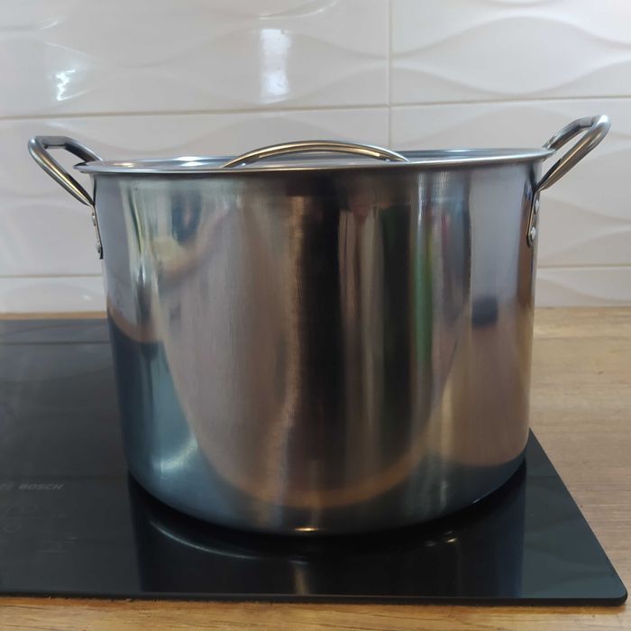 tani i dobry garnek niemieckiej firmy 9,5 litra łapie dno magnes pokry