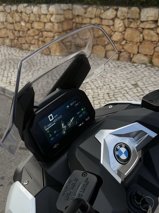 BMW C 400 X — 1.354 km — Estado de Nova - Connectivity