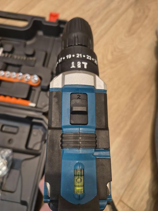 Wiertarko-wkrętarka akumlatorowa udarowa Gisam