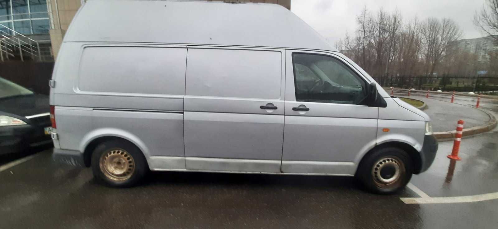 бус Volkswagen T5 дизель , 2006 г/в ,обьем 1,9, механика ,высокий