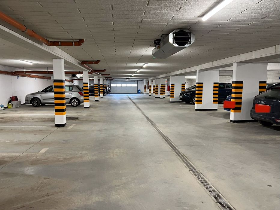 Sprzedam miejsce parkingowe w hali garażowej w Iławie