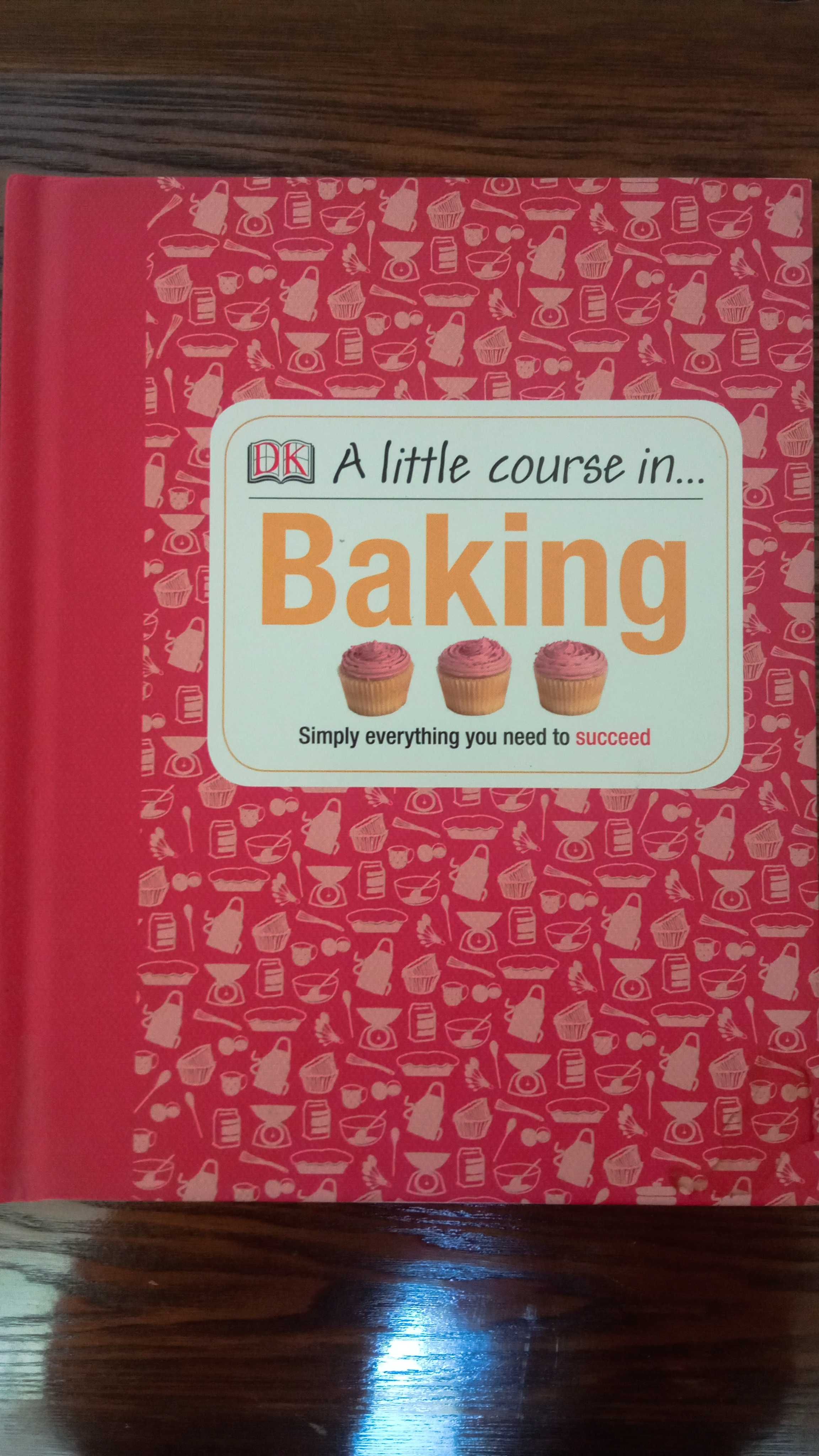 Livro de receitas de pastelaria "A litle course in  baking"