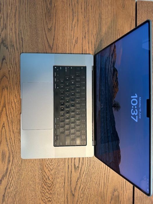 Apple Macbook Pro M1 16"