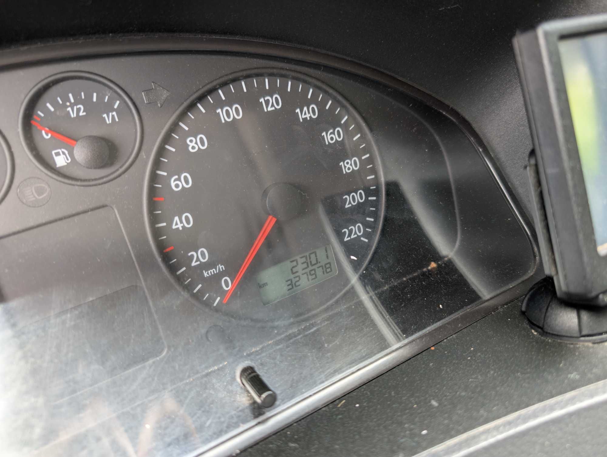 Volkswagen Transporter T5 2.5tdi 2004r. 3os. ciężarowy