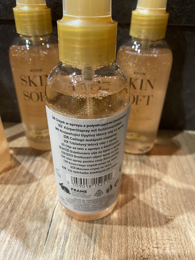 Avon olejek w sprayu z drobinkami nowy Skin So Soft