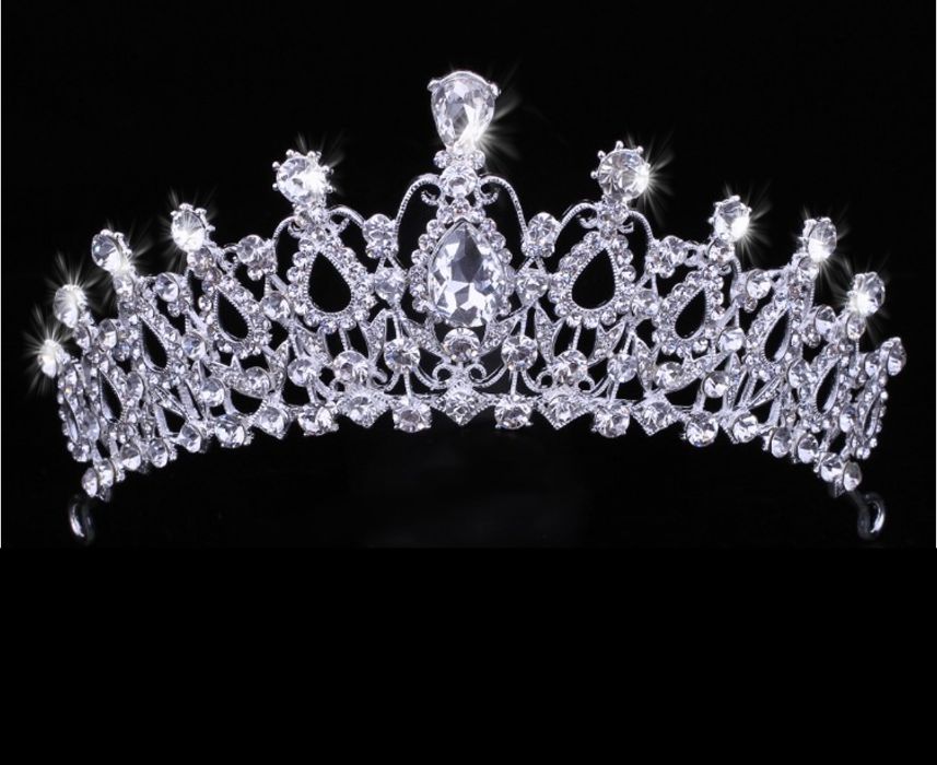 Tiaras Coroas travesas para Noivas Rossy Noivas. *Santarém*