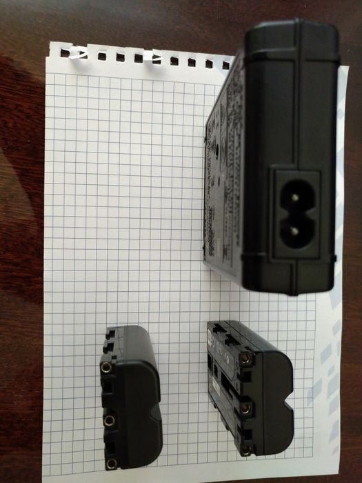 Зарядне для фотоапаратів серії Sony Alpha - Sony ВС-vm10+2 акумулятори