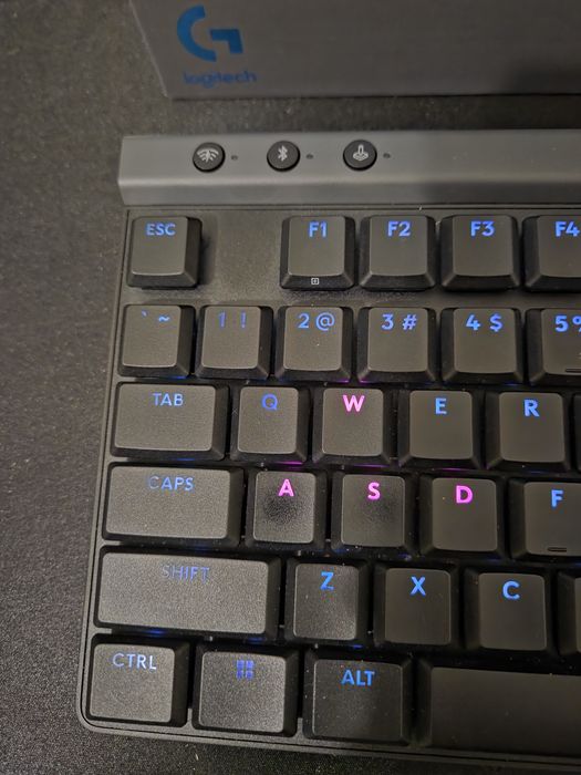 teclado mecanico logitech g515 lightspeed tkl rgb wireless/bluetooth