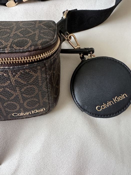 Сумка Calvin Klein бананка