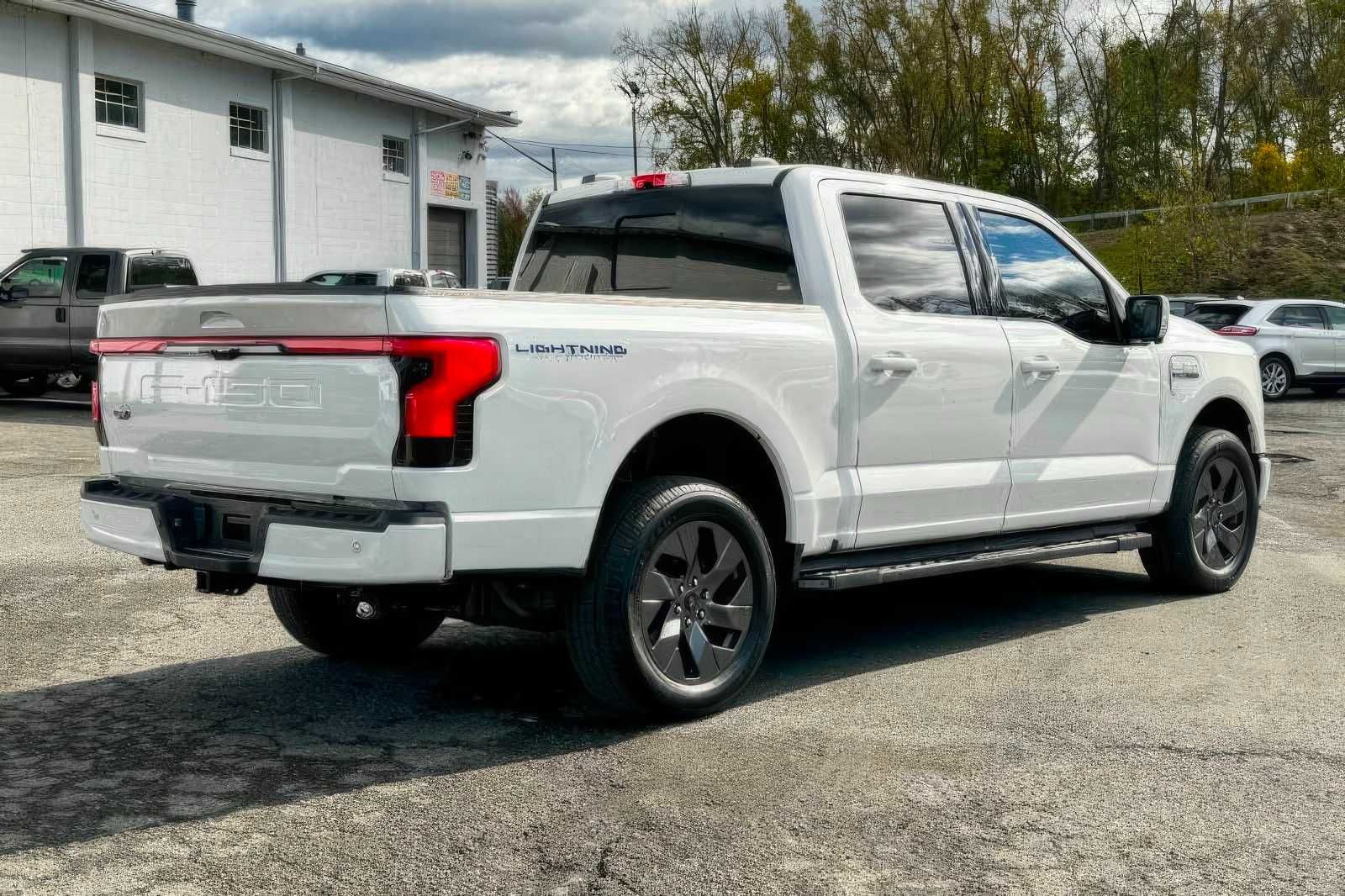 2023 Ford F-150 Lightning Lariat