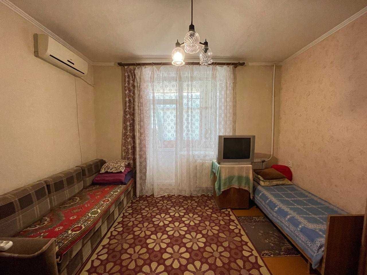 Продаємо 2 кімн. сталінку по вулиці Криворіжсталі.
