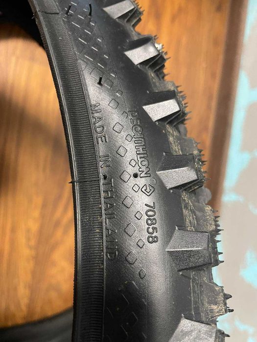 Зимняя вело покрышка 26 з шипами