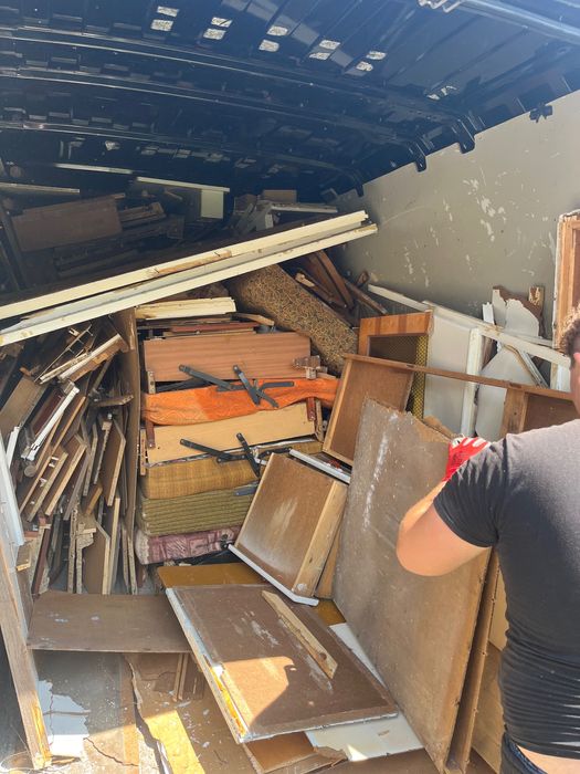 Opróżnianie piwnic , mieszkań, wywóz gruzu , odpadów budowlanych