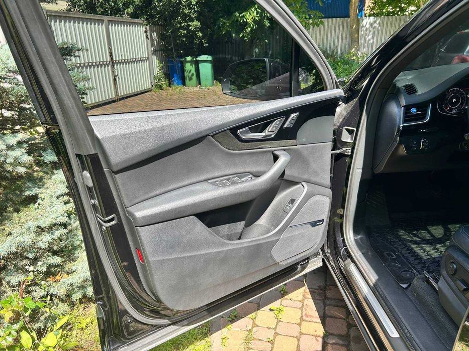 Audi q7 premium plus 2017 год 3.0 tfsi quattro камеры 360 7 мест