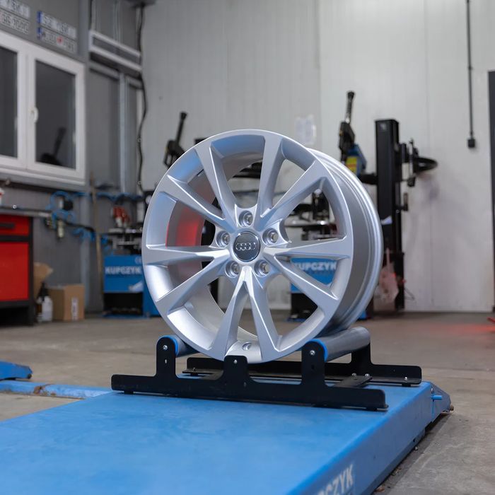 NOWE ORYGINALNE Felgi aluminiowe Audi 17" A3 A4 A6 A8 Q2 Q3 TT