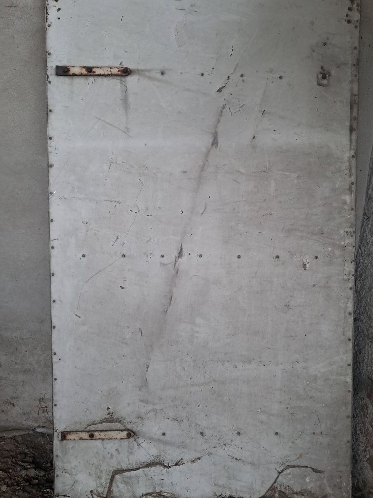 Drzwi metalowe do pomieszczeń gospodarczych