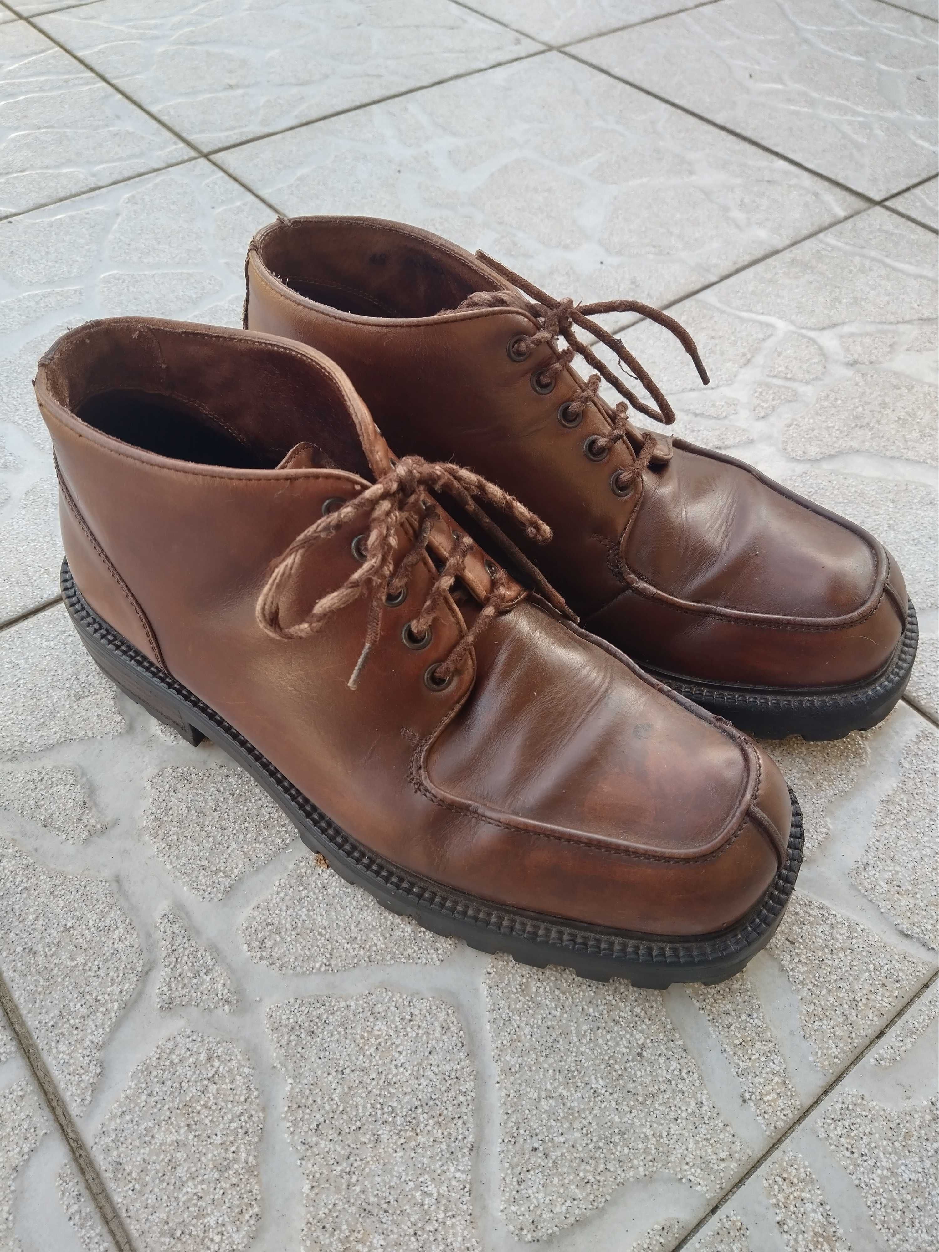 Bota Reaction Kenneth Cole