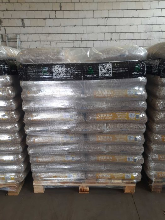 Pellet  drzewny  sosnowy jasny A1  premium worki 15 kg detal , hurt.