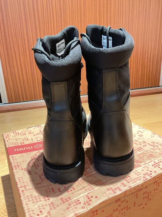 Botas Militares Iturri impermeáveis/respiráveis Gore-Tex.