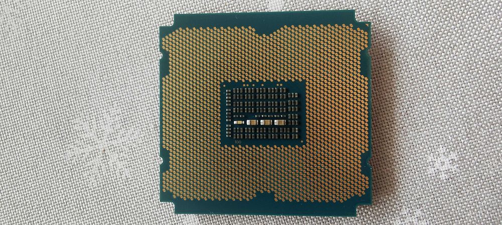 Procesor INTEL Xeon E5-2697v2 12x2,70GHz 30MB CACHE FCLGA2011 SR19H